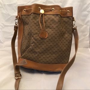 Vintage Gucci cross body bucket bag. Authentic!